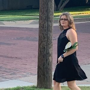 Meet your Posher, Cari